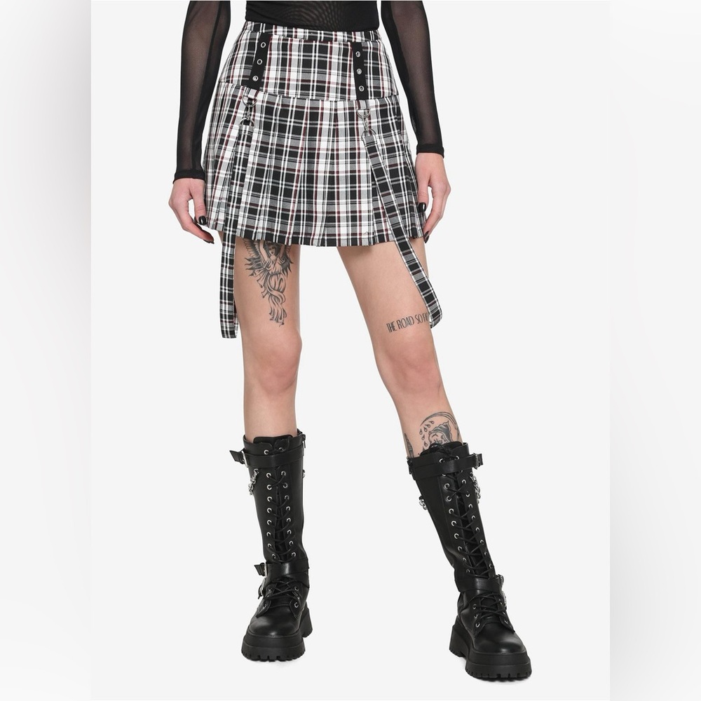 Hot Topic Plaid Mini Skirt with Buckle Straps - Black/White/Red M Medium